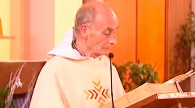 Papa Francisco autoriza o início do processo de beatificação do sacerdote francês que foi assassinado enquanto celebrava Missa